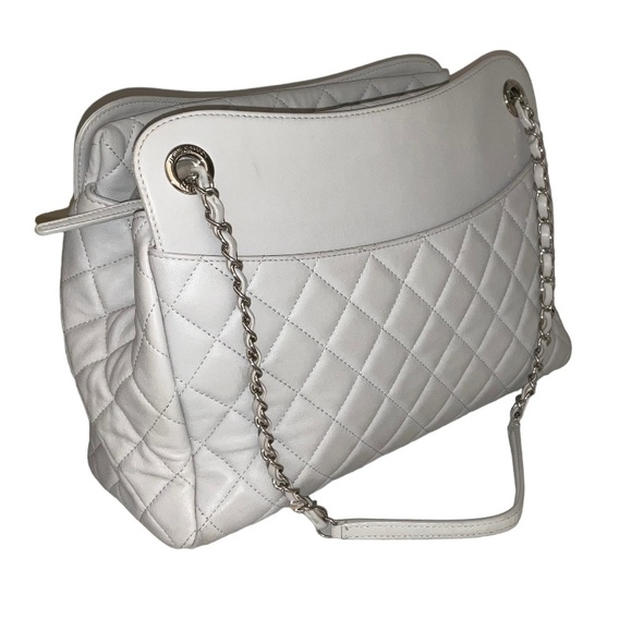 Chanel Matelasse Chain Tote Bag Light Gray Silver - Picture 2 of 10